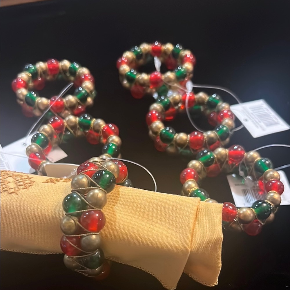 NWT Set of 6 Napkin Rings Red, Green, and Gold Beaded